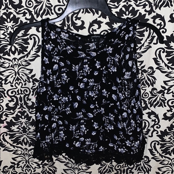 Crop top - Picture 1 of 3